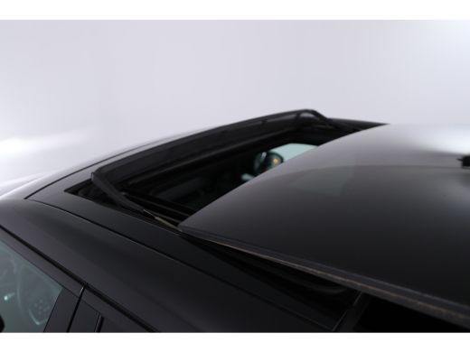 Land Rover Range Rover Evoque 1.5 P300e AWD R-Dynamic SE | Panoramadak | Lederen bekleding | Elektr Stoel + Mem | Camera | Stoe... ActivLease financial lease
