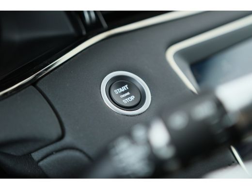 Land Rover Range Rover Evoque 1.5 P300e AWD R-Dynamic SE | Panoramadak | Lederen bekleding | Elektr Stoel + Mem | Camera | Stoe... ActivLease financial lease