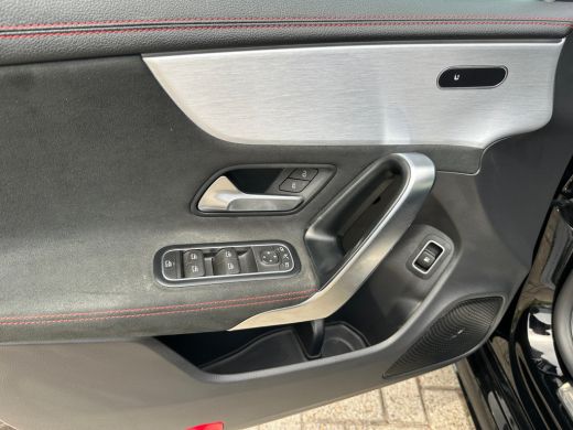 Mercedes-Benz CLA Shooting Brake 250 e AMG Pano | Sfeer | Elekt Trekhaak ActivLease financial lease