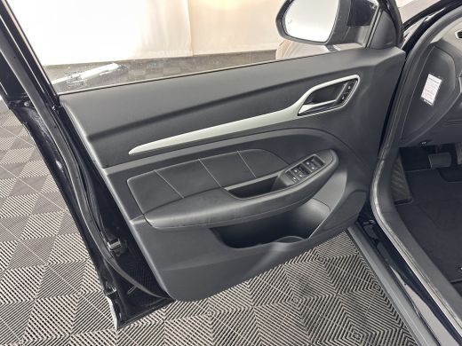 MG ZS EV EV Luxury 45 kWh (INCL-BTW) Aut. *PANO | LUXURY-LEATHER | CCS-FASTLOADER | KEYLESS | NAVI-FULLMAP... ActivLease financial lease