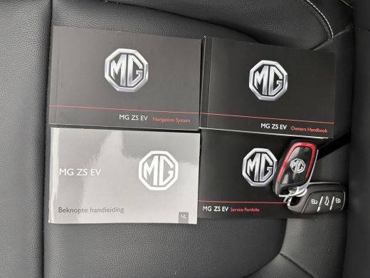 MG ZS EV EV Luxury 45 kWh (INCL-BTW) Aut. *PANO | LUXURY-LEATHER | CCS-FASTLOADER | KEYLESS | NAVI-FULLMAP... ActivLease financial lease