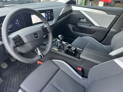 Opel Astra Sports Tourer 1.2 110PK Turbo Business Edition | AGR-STOEL| STOEL- EN STUURVERWARMING| NAVIGATIE|... ActivLease financial lease