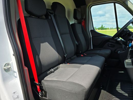 Renault Master T35 2.3 dCi Lowliner - 145 Pk - Euro 6 - Navi - ParkeerCamera - Airco - Cruise Control ActivLease financial lease