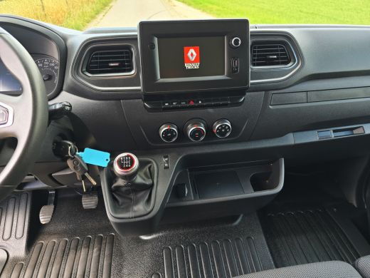 Renault Master T35 2.3 dCi Lowliner - 145 Pk - Euro 6 - Navi - ParkeerCamera - Airco - Cruise Control ActivLease financial lease