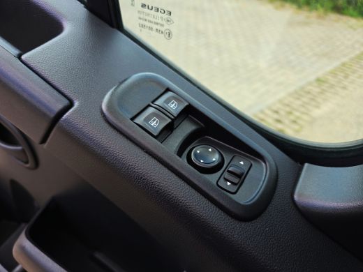 Renault Master T35 2.3 dCi Lowliner - 145 Pk - Euro 6 - Navi - ParkeerCamera - Airco - Cruise Control ActivLease financial lease