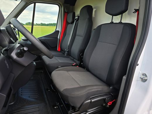 Renault Master T35 2.3 dCi Lowliner - 145 Pk - Euro 6 - Navi - ParkeerCamera - Airco - Cruise Control ActivLease financial lease