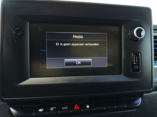 Renault Master T35 2.3 dCi Lowliner - 145 Pk - Euro 6 - Navi - ParkeerCamera - Airco - Cruise Control ActivLease financial lease