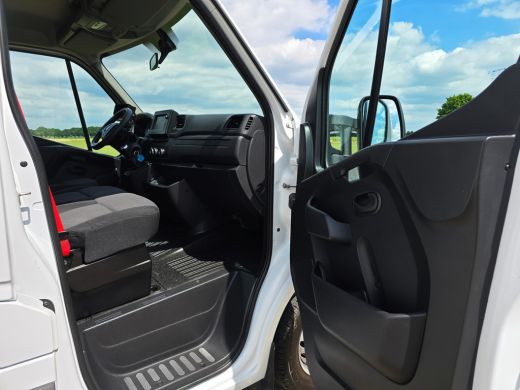 Renault Master T35 2.3 dCi Lowliner - 145 Pk - Euro 6 - Navi - ParkeerCamera - Airco - Cruise Control ActivLease financial lease