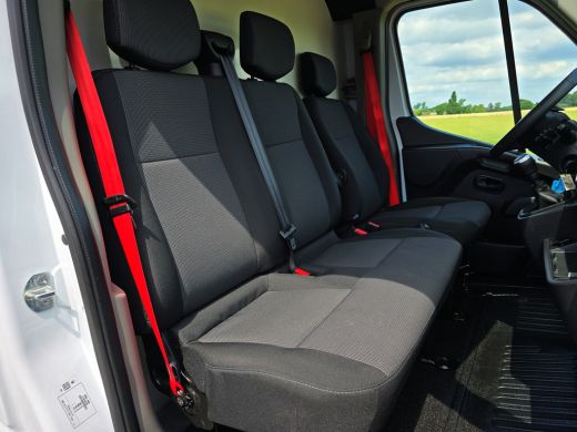 Renault Master T35 2.3 dCi Lowliner - 145 Pk - Euro 6 - Navi - ParkeerCamera - Airco - Cruise Control ActivLease financial lease