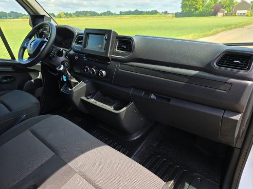 Renault Master T35 2.3 dCi Lowliner - 145 Pk - Euro 6 - Navi - ParkeerCamera - Airco - Cruise Control ActivLease financial lease