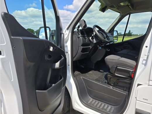 Renault Master T35 2.3 dCi Lowliner - 145 Pk - Euro 6 - Navi - ParkeerCamera - Airco - Cruise Control ActivLease financial lease
