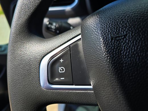 Renault Master T35 2.3 dCi Lowliner - 145 Pk - Euro 6 - Navi - ParkeerCamera - Airco - Cruise Control ActivLease financial lease
