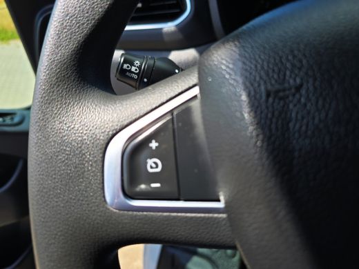 Renault Master T35 2.3 dCi Lowliner - 145 Pk - Euro 6 - Navi - ParkeerCamera - Airco - Cruise Control ActivLease financial lease