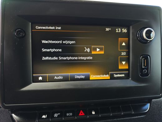 Renault Master T35 2.3 dCi Lowliner - 145 Pk - Euro 6 - Navi - ParkeerCamera - Airco - Cruise Control ActivLease financial lease