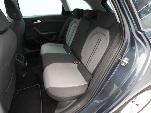Seat Leon Sportstourer 1.0 eTSI 110pk DSG Style Business Intense Navigatie Wegkl. trekhaak Camera Acc 35 ActivLease financial lease