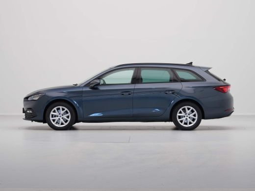 Seat Leon Sportstourer 1.0 eTSI 110pk DSG Style Business Intense Navigatie Wegkl. trekhaak Camera Acc 35 ActivLease financial lease