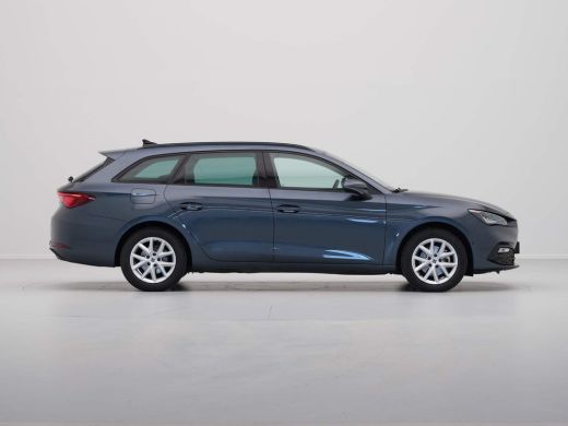 Seat Leon Sportstourer 1.0 eTSI 110pk DSG Style Business Intense Navigatie Wegkl. trekhaak Camera Acc 35 ActivLease financial lease