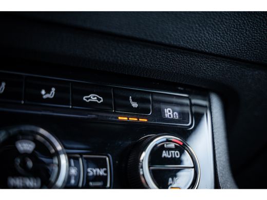 Skoda Karoq 1.5 TSI ACT Sportline Business ActivLease financial lease
