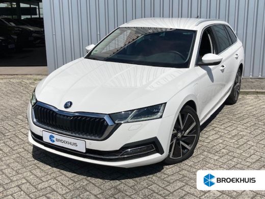 Skoda Octavia Combi 1.4 TSI iV PHEV First Edition 204pk Dodehoekdetectie | Adaptief cruise control | Park assis... Skoda Octavia Combi 1.4 TSI iV PHEV First Edition 204pk Dodehoekdetectie | Adaptief cruise control | Park assis...