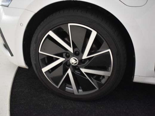 Skoda Octavia Combi 1.4 TSI iV PHEV First Edition 204pk l Dodehoekdetectie | Elektr. Stoel l Adaptief cruise co... ActivLease financial lease