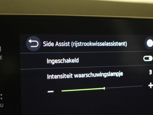 Skoda Octavia Combi 1.4 TSI iV PHEV First Edition 204pk l Dodehoekdetectie | Elektr. Stoel l Adaptief cruise co... ActivLease financial lease
