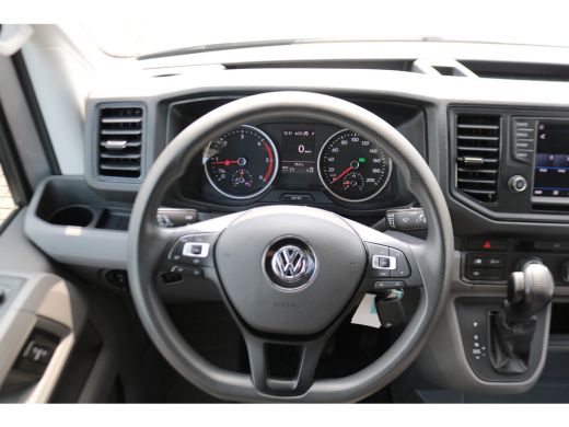 Volkswagen Crafter 2.0 TDI 177pk L3 H3 Automaat Camera Trekhaak Navigatie Chauffeursstoel ActivLease financial lease
