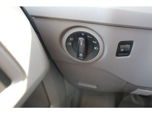 Volkswagen Crafter 2.0 TDI 177pk L3 H3 Automaat Camera Trekhaak Navigatie Chauffeursstoel ActivLease financial lease