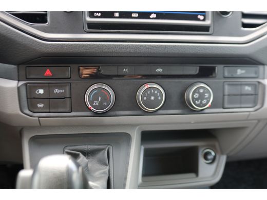 Volkswagen Crafter 2.0 TDI 177pk L3 H3 Automaat Camera Trekhaak Navigatie Chauffeursstoel ActivLease financial lease
