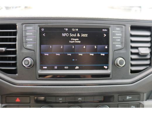 Volkswagen Crafter 2.0 TDI 177pk L3 H3 Automaat Camera Trekhaak Navigatie Chauffeursstoel ActivLease financial lease