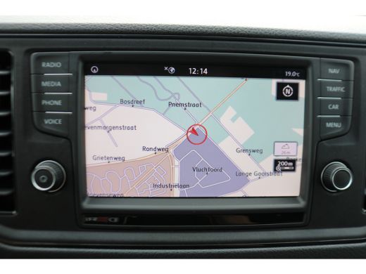 Volkswagen Crafter 2.0 TDI 177pk L3 H3 Automaat Camera Trekhaak Navigatie Chauffeursstoel ActivLease financial lease
