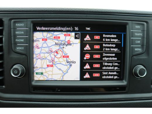 Volkswagen Crafter 2.0 TDI 177pk L3 H3 Automaat Camera Trekhaak Navigatie Chauffeursstoel ActivLease financial lease