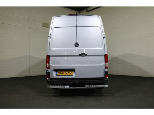 Volkswagen Crafter 2.0 TDI 177pk L3 H3 Automaat Camera Trekhaak Navigatie Chauffeursstoel ActivLease financial lease