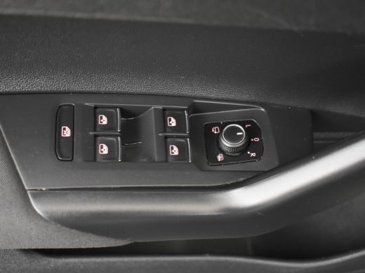 Volkswagen Polo 1.0 TSI Highline 96pk DSG/AUTO Navigatie | App connect | Stoelverwarming | Privacy glass | Adapti... ActivLease financial lease
