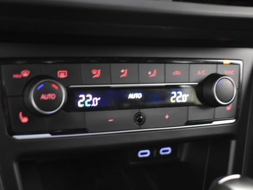 Volkswagen Polo 1.0 TSI Highline 96pk DSG/AUTO Navigatie | App connect | Stoelverwarming | Privacy glass | Adapti... ActivLease financial lease