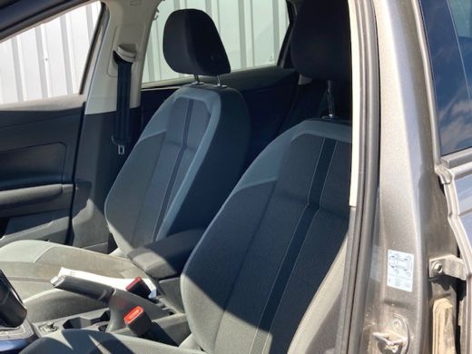 Volkswagen Polo 1.0 TSI Highline 96pk DSG/AUTO Navigatie | App connect | Stoelverwarming | Privacy glass | Adapti... ActivLease financial lease