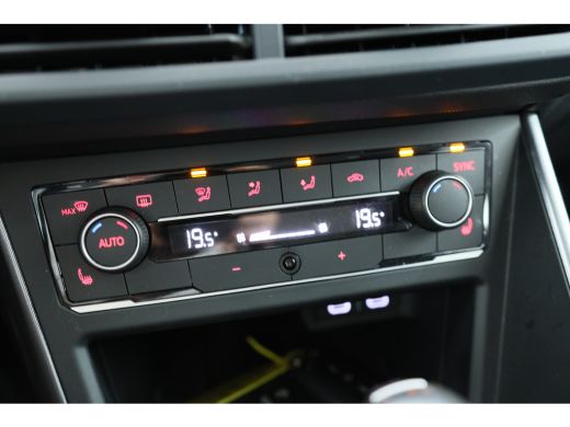 Volkswagen Polo 1.0 TSI Style | Automaat! | Virtual | Trekhaak | Clima | Cruise Adaptive | Camera | DAB | Stoelve... ActivLease financial lease