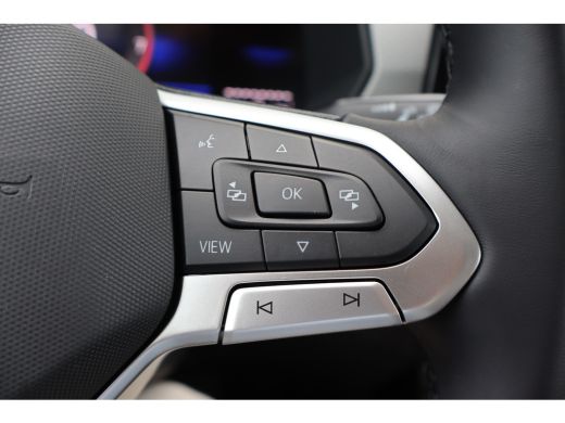 Volkswagen T-Cross Life Edition Inclusief €2000,- inruilvoordeel | 'App-Connect' draadloze smartphone integratie | A... ActivLease financial lease