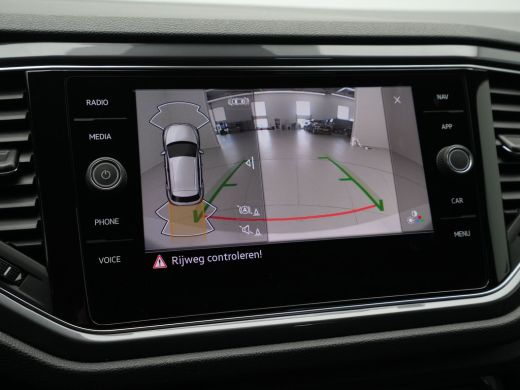Volkswagen T-Roc 1.5 TSI 150pk DSG Sport Navigatie Camera Acc Executive Getint glas 205 ActivLease financial lease