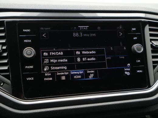 Volkswagen T-Roc 1.5 TSI 150pk DSG Sport Navigatie Camera Acc Executive Getint glas 205 ActivLease financial lease