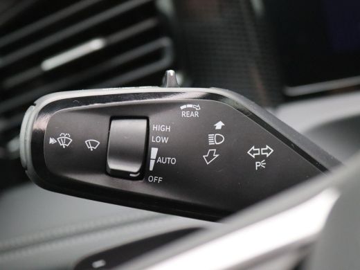 Volkswagen Tiguan 1.5 eHybrid Life Edition 204PK DSG Panoramadak, Trekhaak, 19" LM Velgen, Adaptieve Cruise Control... ActivLease financial lease