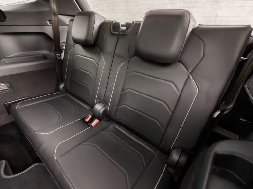 Volkswagen Tiguan Allspace 1.5 TSI Highline R Line 7 Persoons 150Pk Automaat (2X R-LINE, PANORAMADAK, VIRTUAL COCKPIT, LEDER... ActivLease financial lease