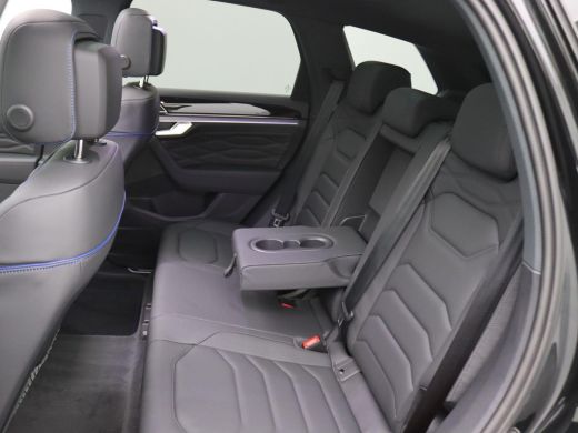 Volkswagen Touareg 3.0 TSi eHybrid 4MOTION R Edition 463PK DSG trekhaak, 22" lichtmetaal, panoramadak, 360gr. camera... ActivLease financial lease