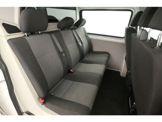 Volkswagen Transporter 2.0 TDI L2H1 | Dubbele Cabine | 6 Persoons | Airco Cruise Carplay Navigatie Elektrpakket ActivLease financial lease