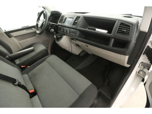 Volkswagen Transporter 2.0 TDI L2H1 | Dubbele Cabine | 6 Persoons | Airco Cruise Carplay Navigatie Elektrpakket ActivLease financial lease