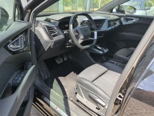 Audi Q4 e-tron 40 Launch edition S Competition 77 kWh S-LINE | 1/2 LEDER | NAVI ActivLease financial lease