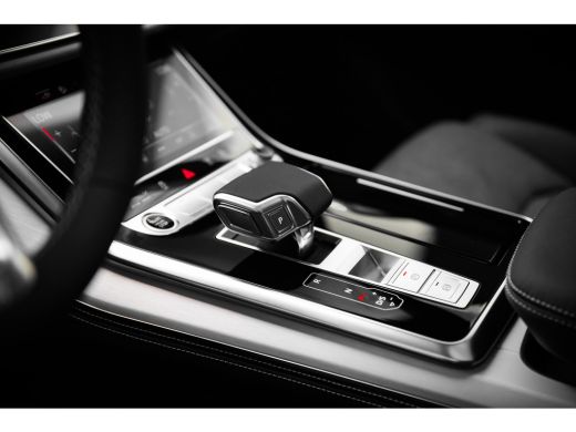 Audi Q7 Pro Line S | Bekleding leder/alcantara incl. ruitstiksel en "S" logo | LED-koplampen | Optiekpakk... ActivLease financial lease