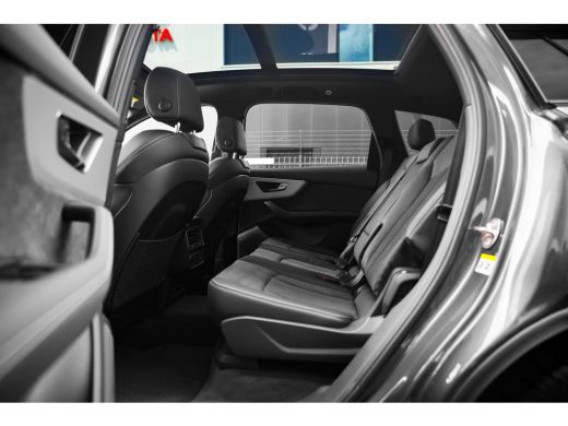 Audi Q7 Pro Line S | Bekleding leder/alcantara incl. ruitstiksel en "S" logo | LED-koplampen | Optiekpakk... ActivLease financial lease