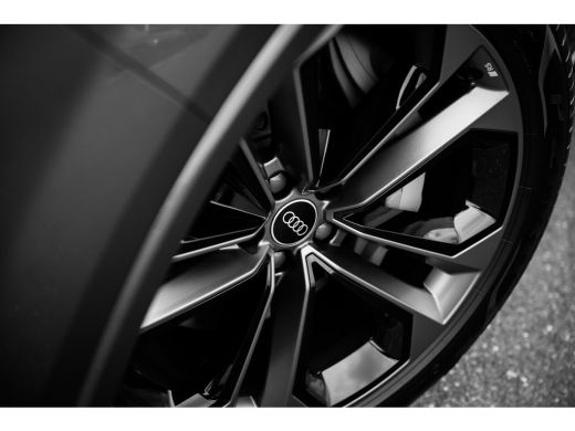 Audi Q7 Pro Line S | Bekleding leder/alcantara incl. ruitstiksel en "S" logo | LED-koplampen | Optiekpakk... ActivLease financial lease