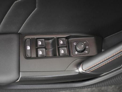 CUPRA Leon Sportstourer VZ e-Hybrid Trekhaak | Dodehoekdetectie | Adaptief cruise control | ELektrische bestuurdersstoel ... ActivLease financial lease