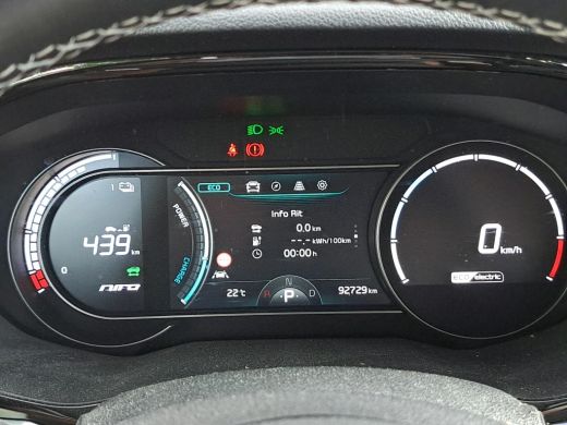 Kia e-Niro DynamicLine 64 kWh 1/2 LEDER | CAMERA | NL-AUTO ActivLease financial lease
